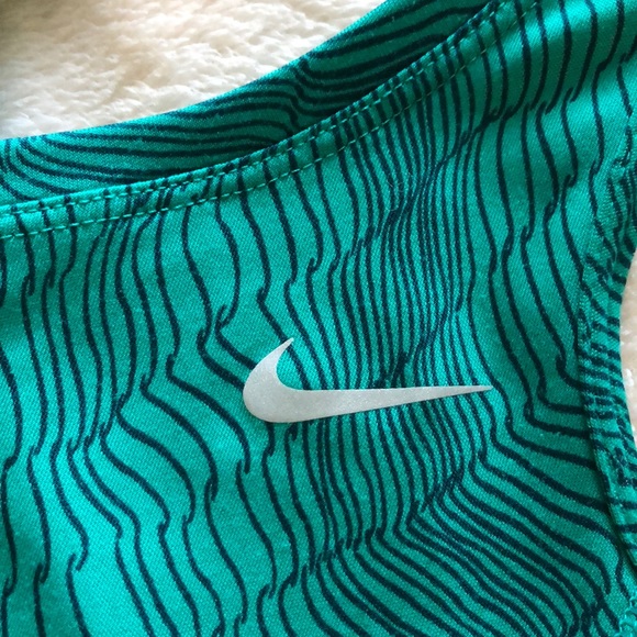 SOLD - Excellent condition Nike running tank! - Picture 5 of 7
